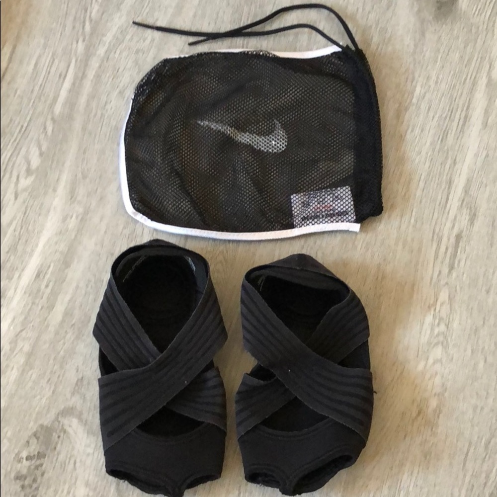 Nike Studio Wraps - Black